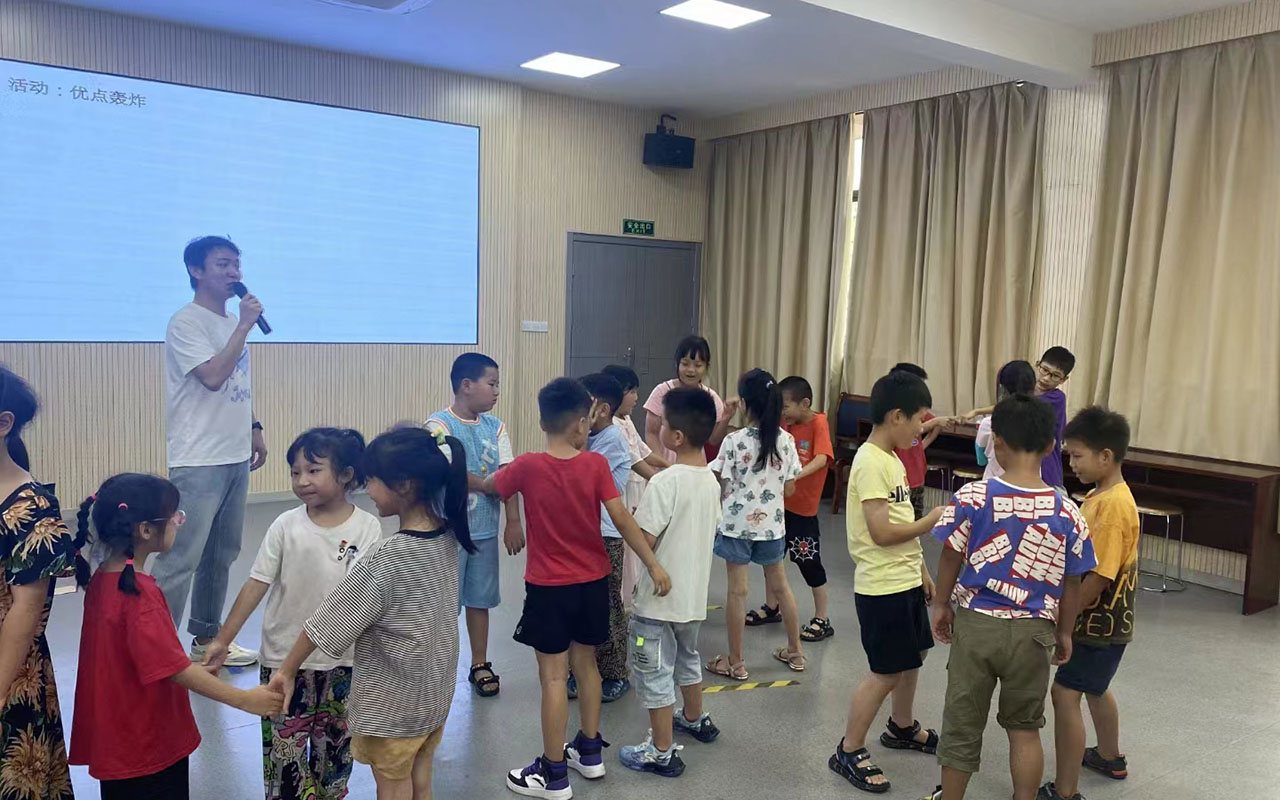 桐城龙观乡中心学校